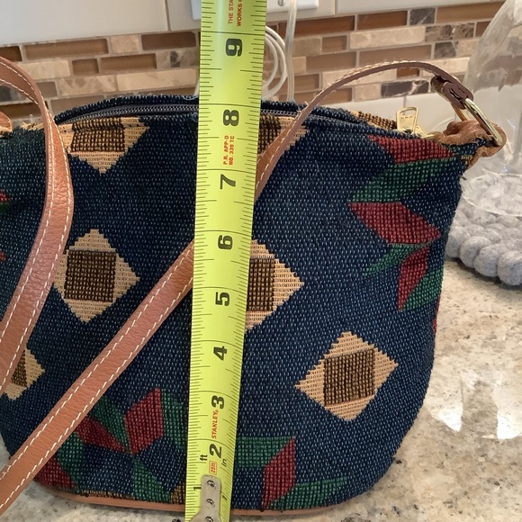 Accessories Unlimited Geometric Patterned Crossbody Bag Zip Top - Picture 4 of 7
